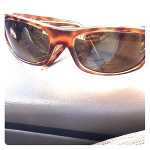 Surf Rider women’s Maui Jim’s